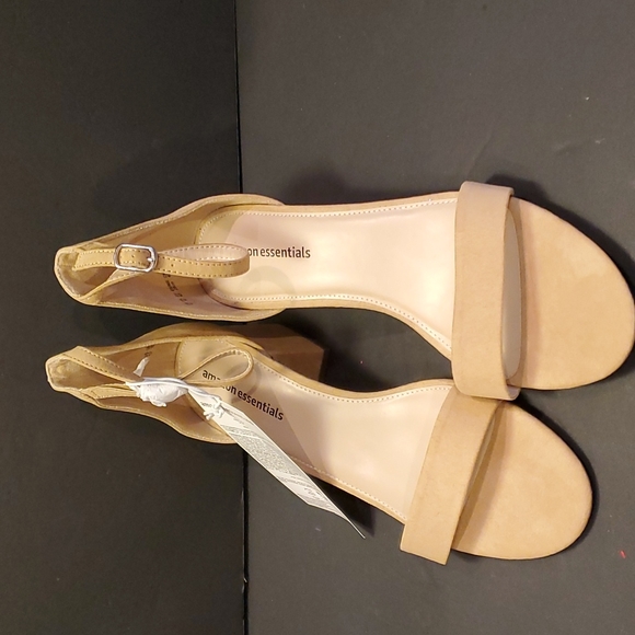 Amazon Essentials Women's Strappy Sandals. Beige Sz 12 - Picture 2 of 5
